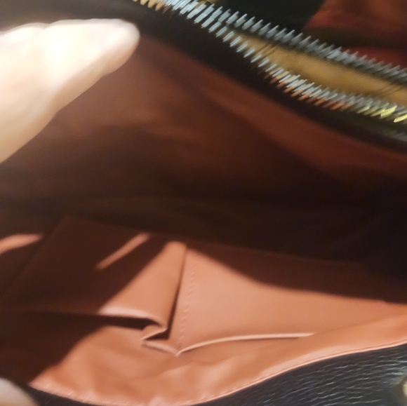 Elegant Black Quilted Chain Bag - Picture 2 of 6